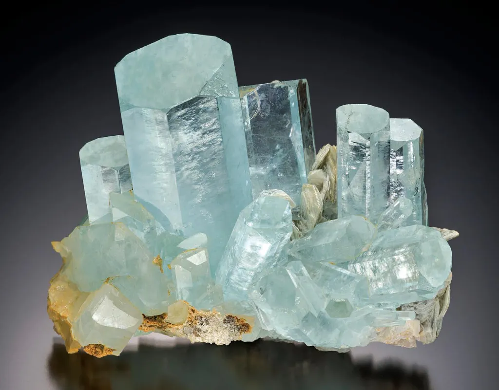 Aquamarine Beryl image