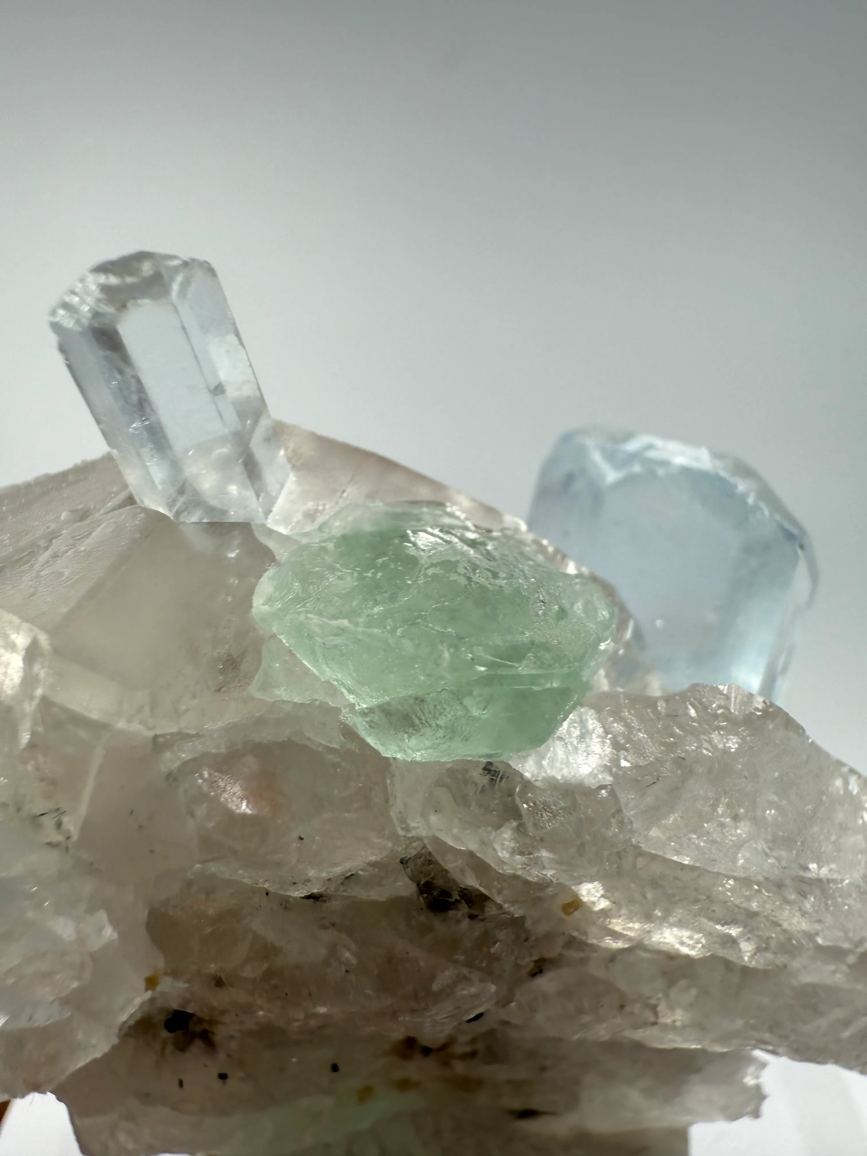 Aquamarine, Beryl, Fluorite from Pakistan - image 4