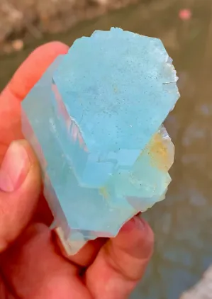 Aquamarine crystal - image 3