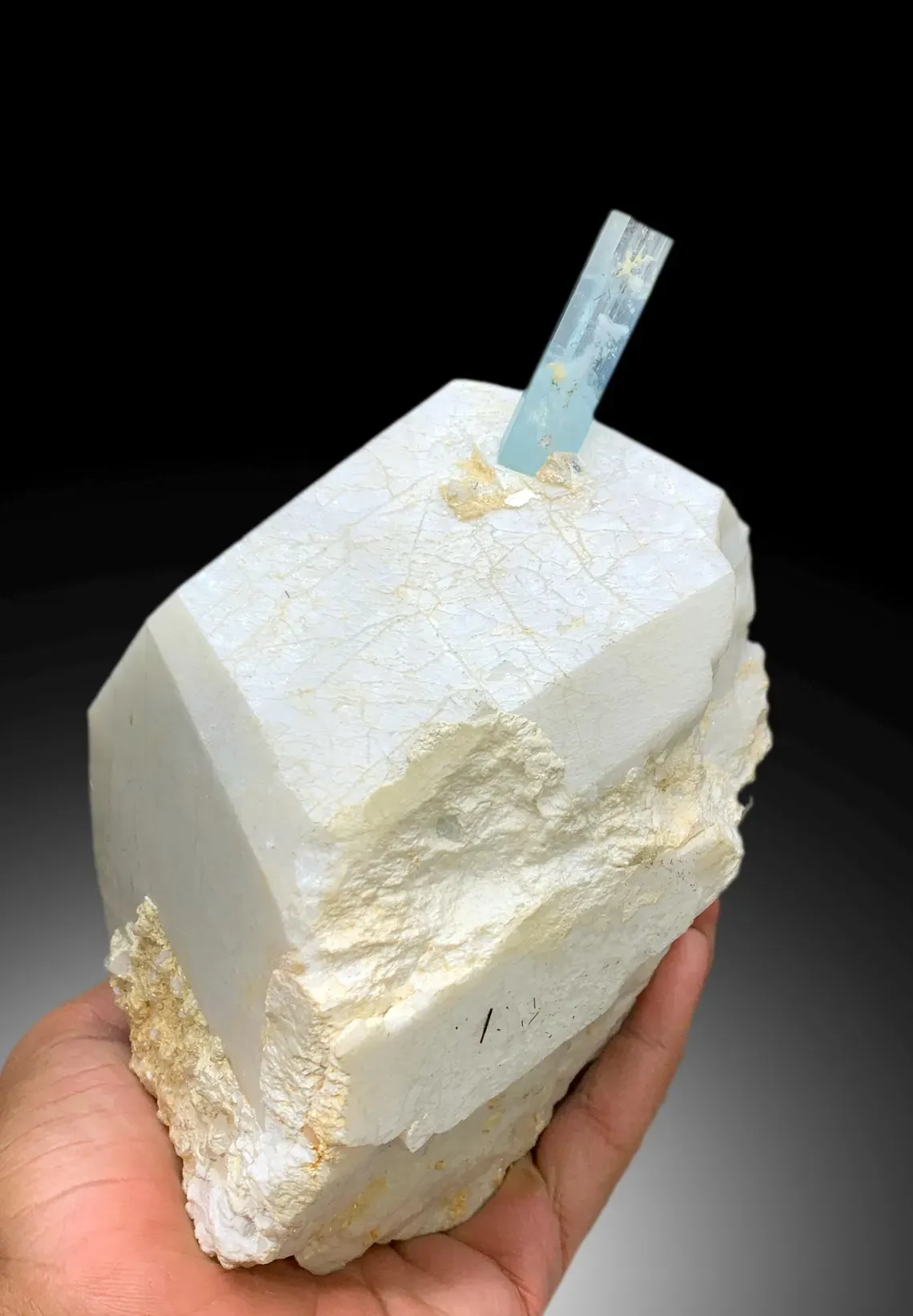 Aquamarine Crystal on Microcline Feldpsar with Quartz from Shigar valley Skardu Pakistan, 2465 g - image 6