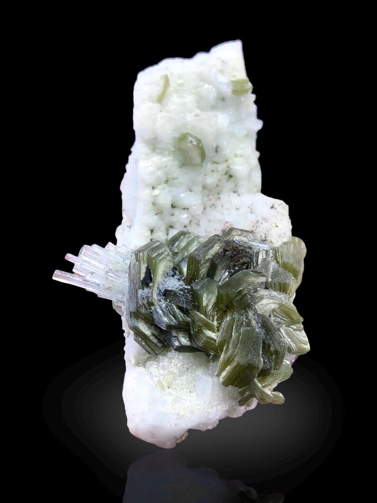 Aquamarine from Alchuri, Shigar Valley, Shigar District, Gilgit-Baltistan, Pakistan - image 6