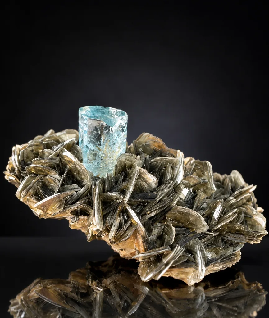 Aquamarine from Aliabad, Nagar District, Gilgit-Baltistan, Pakistan image