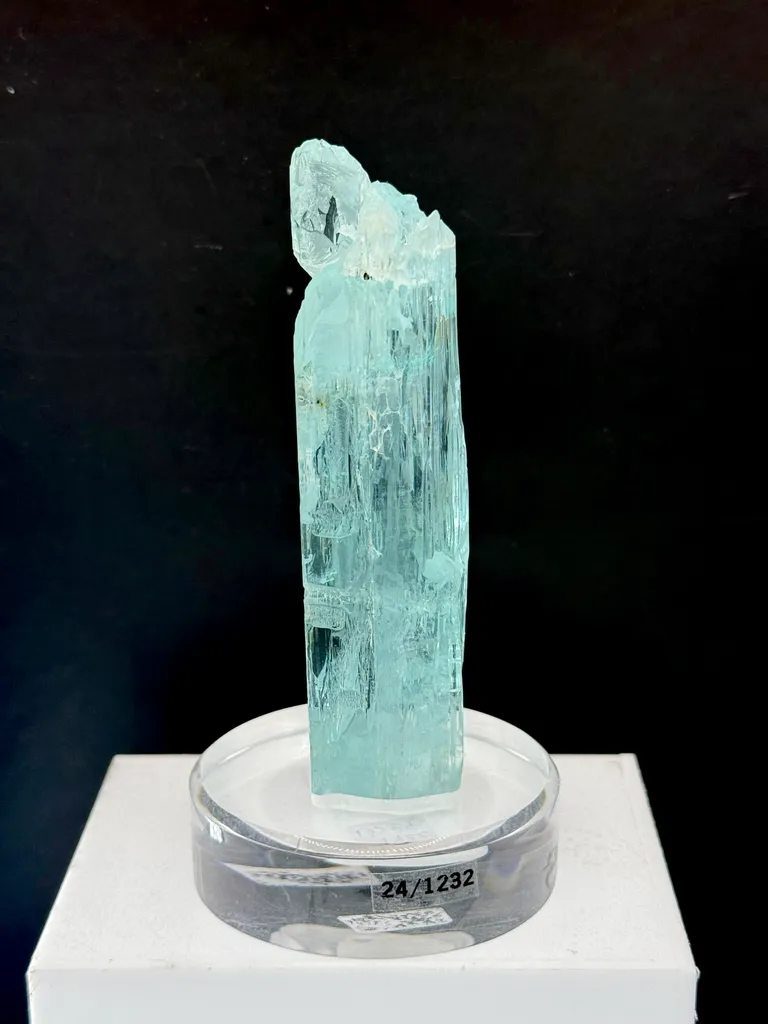 Aquamarine from Brazil, Minas Gerais, Pedra Azul pegmatite district, Medina pegmatite field - image 4