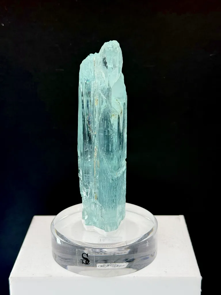 Aquamarine from Brazil, Minas Gerais, Pedra Azul pegmatite district, Medina pegmatite field - image 5