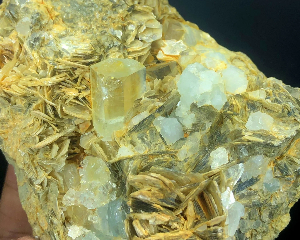 Aquamarine from Nagar, Nagar District, Gilgit-Baltistan, Pakistan - image 5