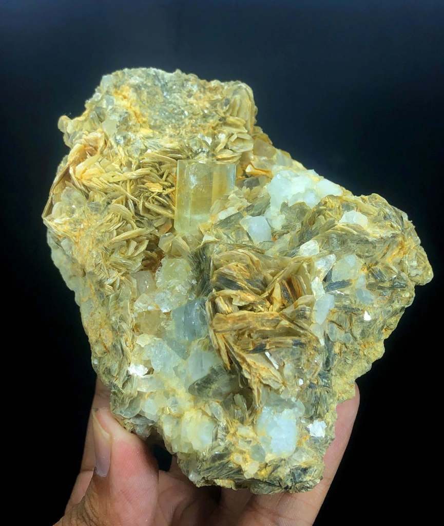 Aquamarine from Nagar, Nagar District, Gilgit-Baltistan, Pakistan - image 2