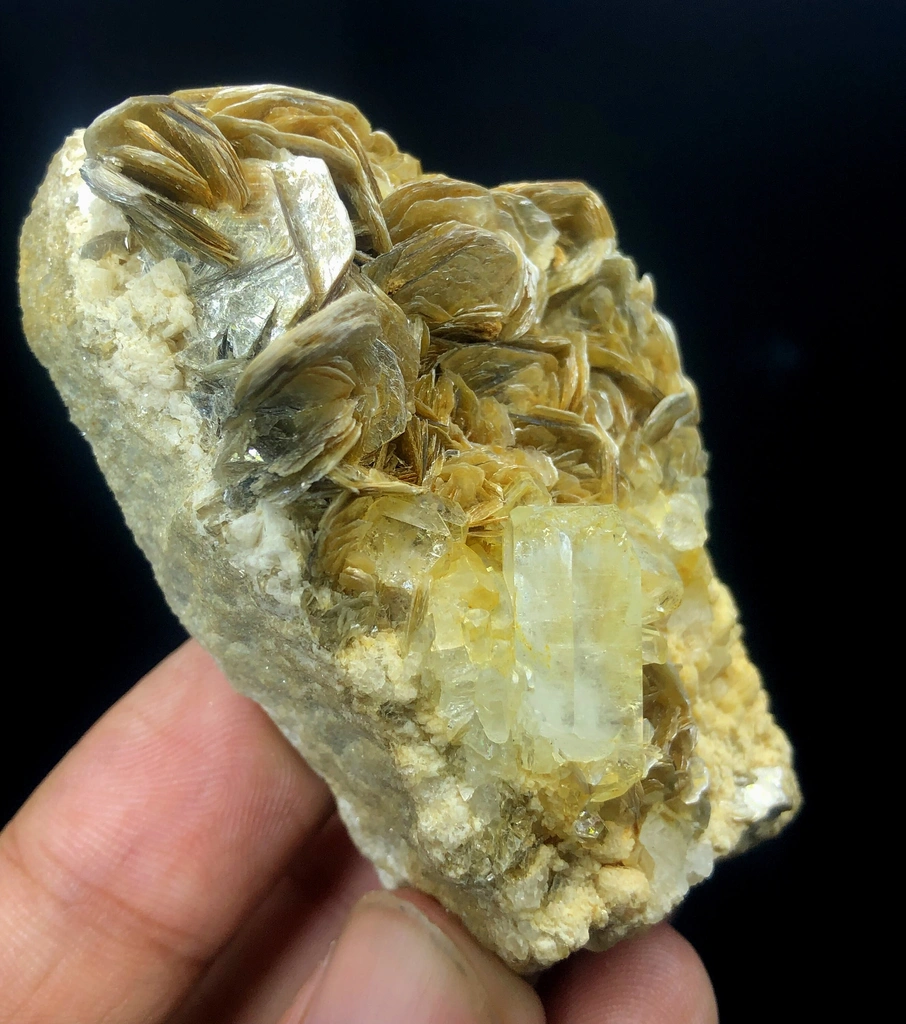 Aquamarine from Nagar, Nagar District, Gilgit-Baltistan, Pakistan - image 6