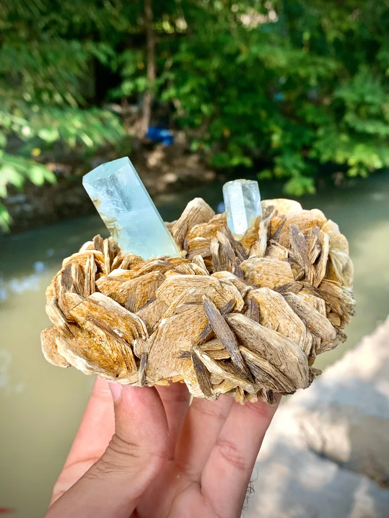 Aquamarine from Nagar, Nagar District, Gilgit-Baltistan, Pakistan - image 4