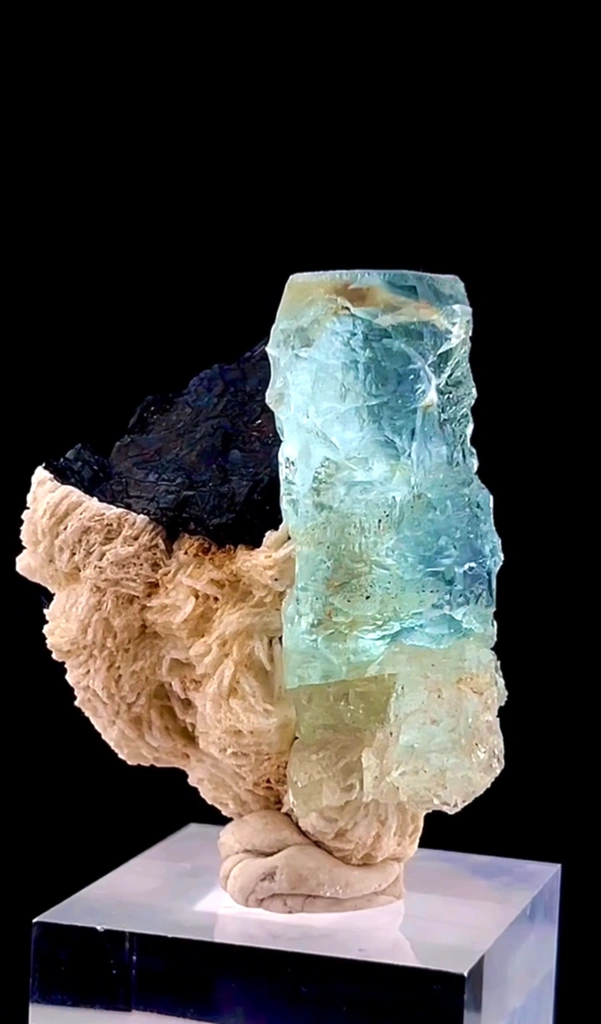 Aquamarine from Pakistan image