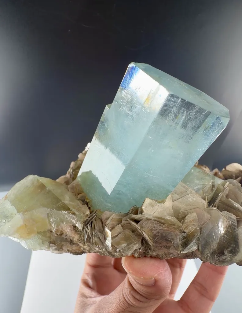 Aquamarine from Pakistan, Gilgit-Baltistan, Nagar District, Aliabad - image 3