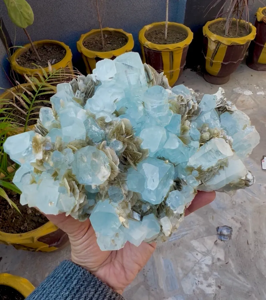 Aquamarine from Pakistan, Gilgit-Baltistan, Nagar District, Chumar Bakhoor image