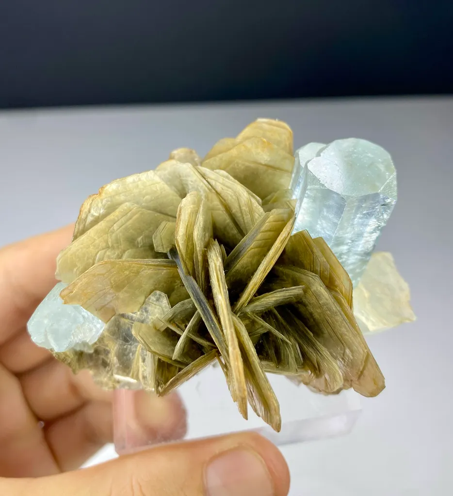 Aquamarine from Pakistan, Gilgit-Baltistan, Nagar District, Chumar Bakhoor - image 3
