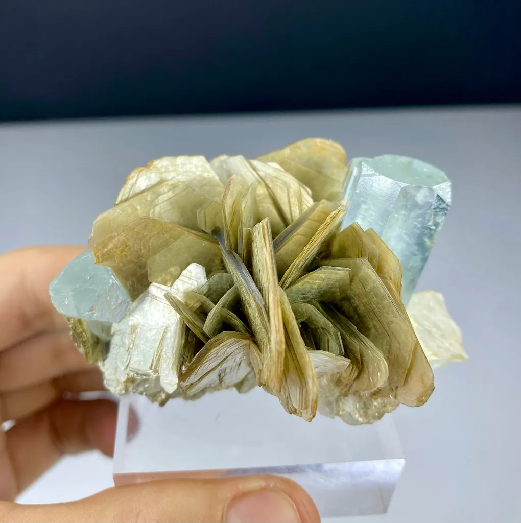 Aquamarine from Pakistan, Gilgit-Baltistan, Nagar District, Chumar Bakhoor image