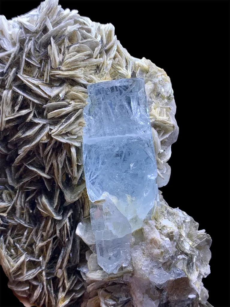 Aquamarine from Pakistan, Gilgit-Baltistan, Nagar District, Nagar - image 3