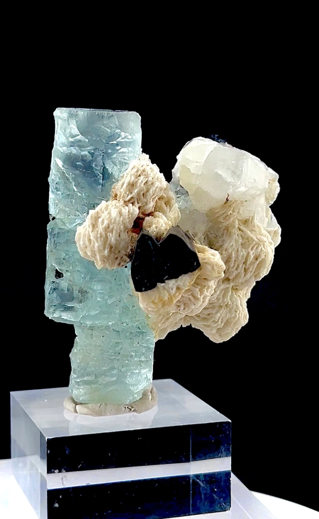 Aquamarine from Pari, Gilgit-Baltistan, Pakistan image