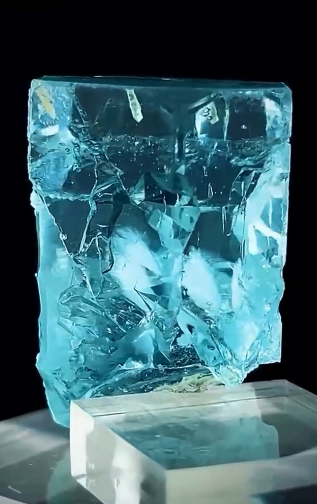 Aquamarine from Shigar Valley, Shigar District, Gilgit-Baltistan, Pakistan - image 8