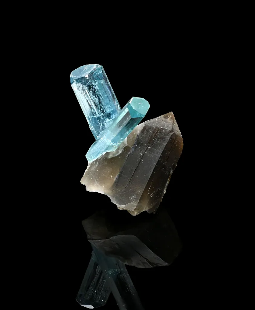 Aquamarine from Vietnam, Thanh Hóa Province, Thường Xuân District image