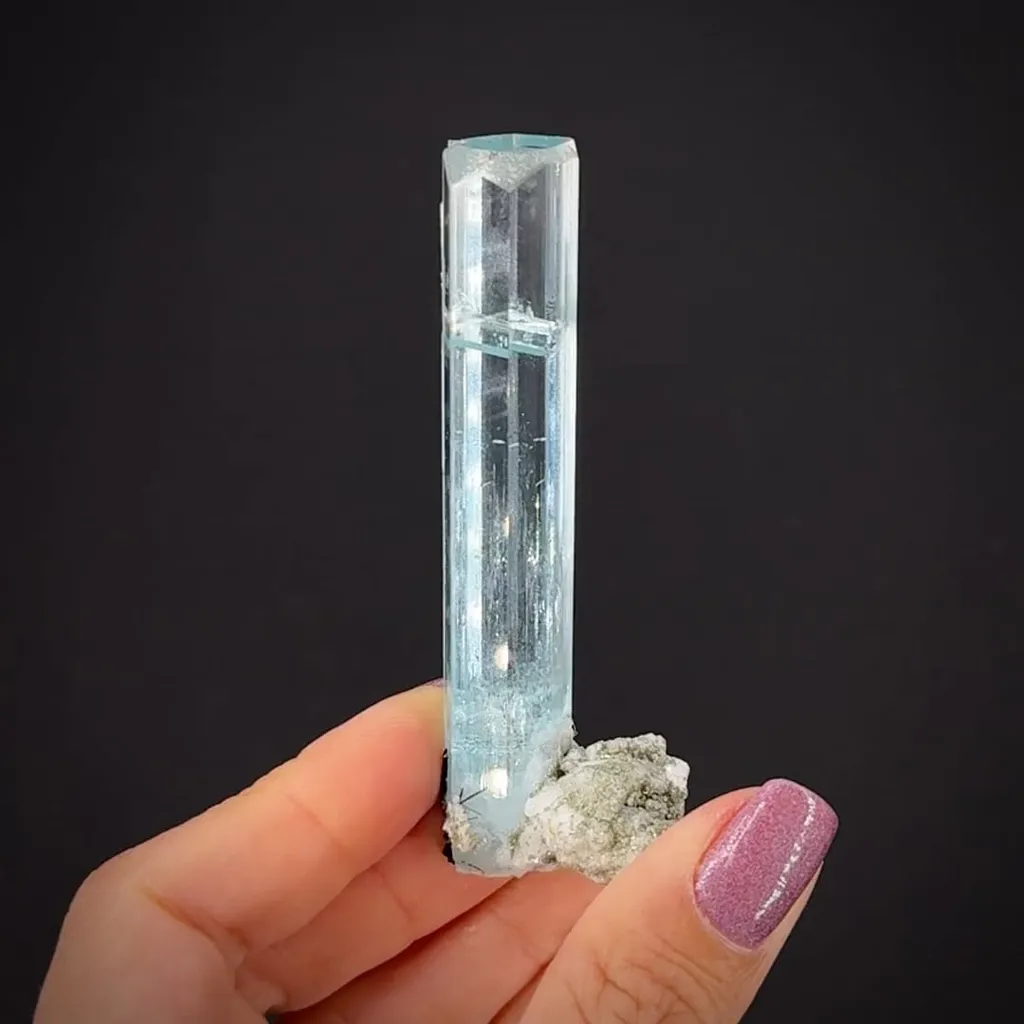 Aquamarine included in Beryl var. Aquamarine image