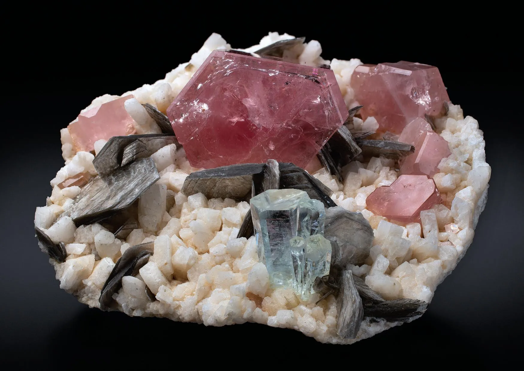 Aquamarine, Microcline, Fluorapatite - image 1