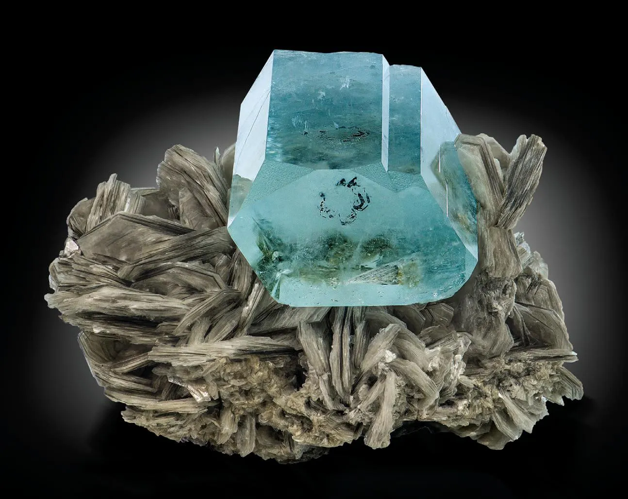 Aquamarine, Muscovite - image 1