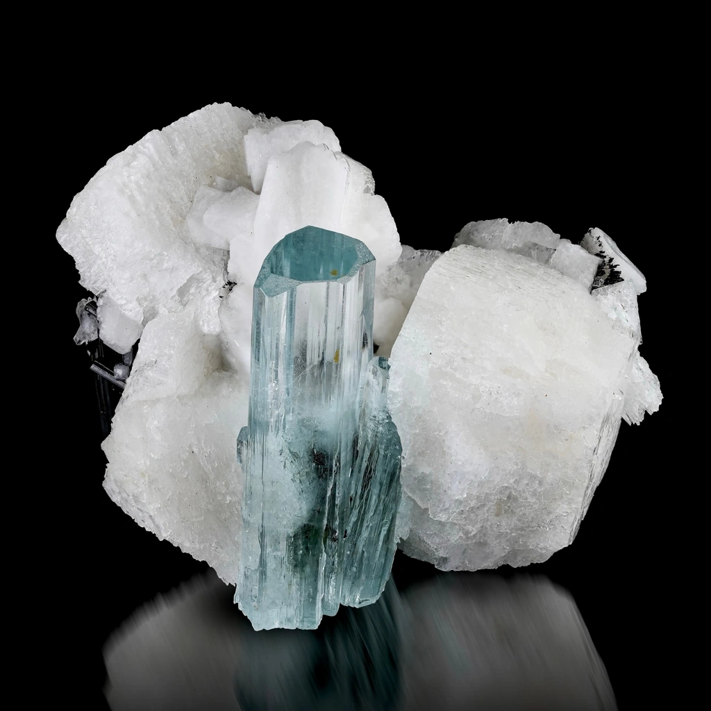 Aquamarine on Albite image