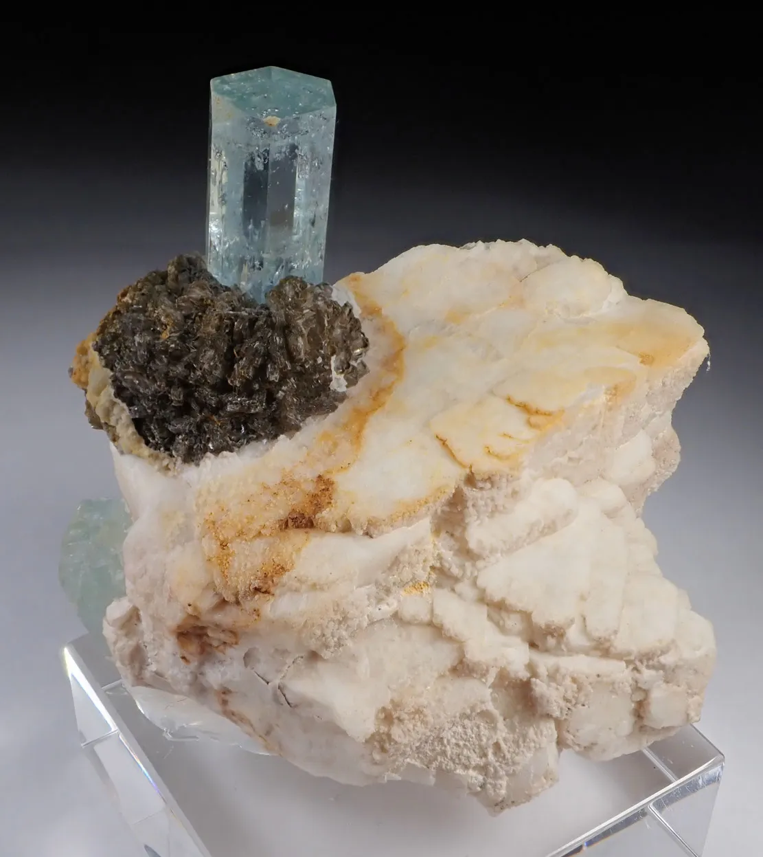 Aquamarine on Feldspar - image 4