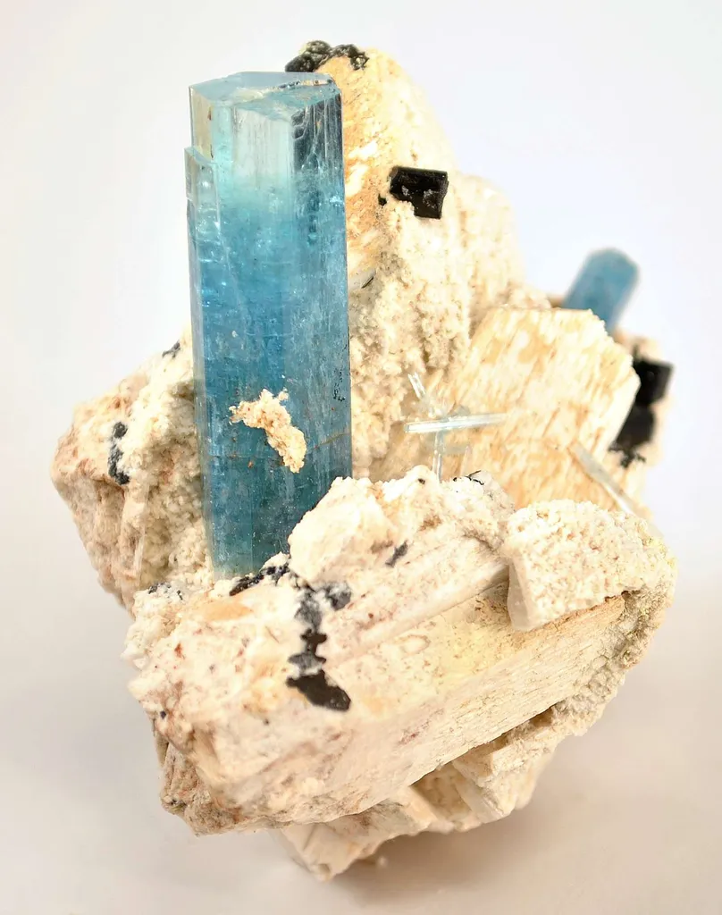 Aquamarine on Feldspar image
