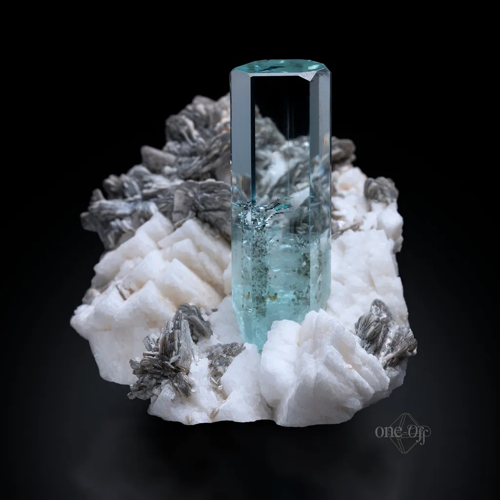 Aquamarine on Feldspar image