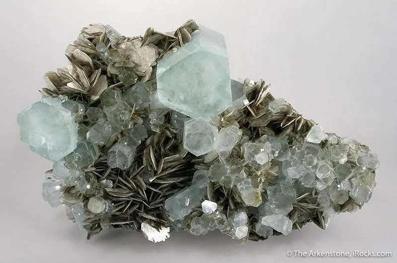 Aquamarine on Muscovite - image 2