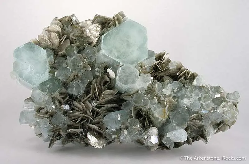 Aquamarine on Muscovite image