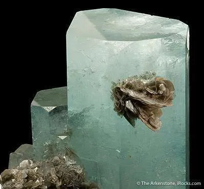 Aquamarine on Muscovite - image 3