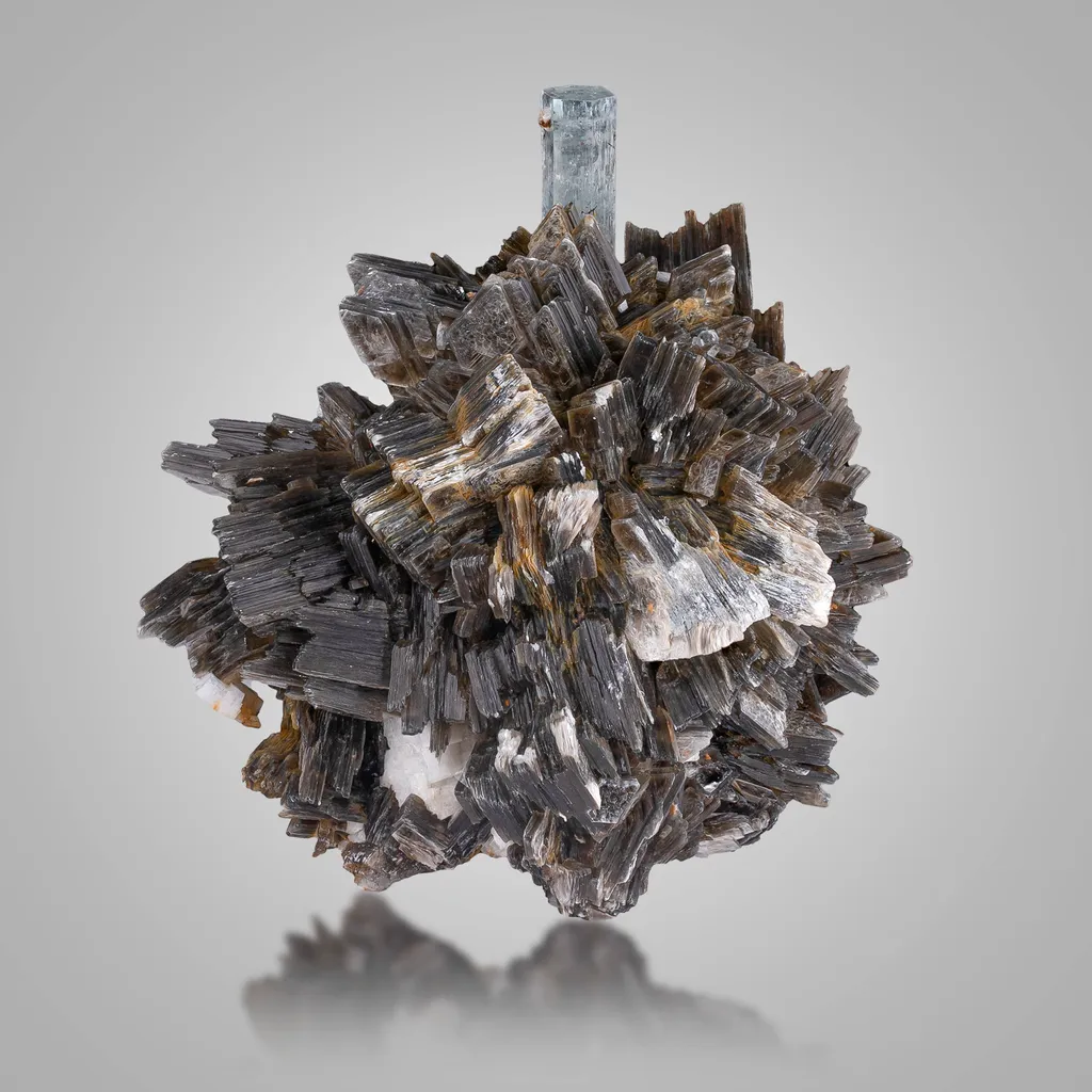 Aquamarine on Muscovite image