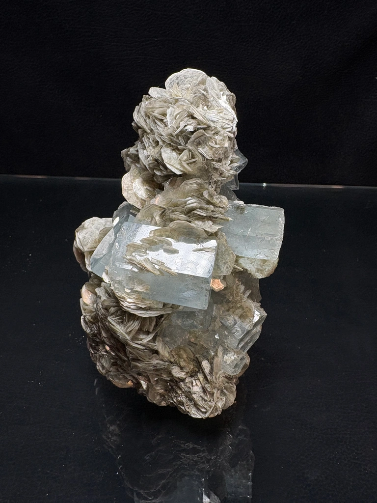 Aquamarine on Muscovite (complete 360) - image 4