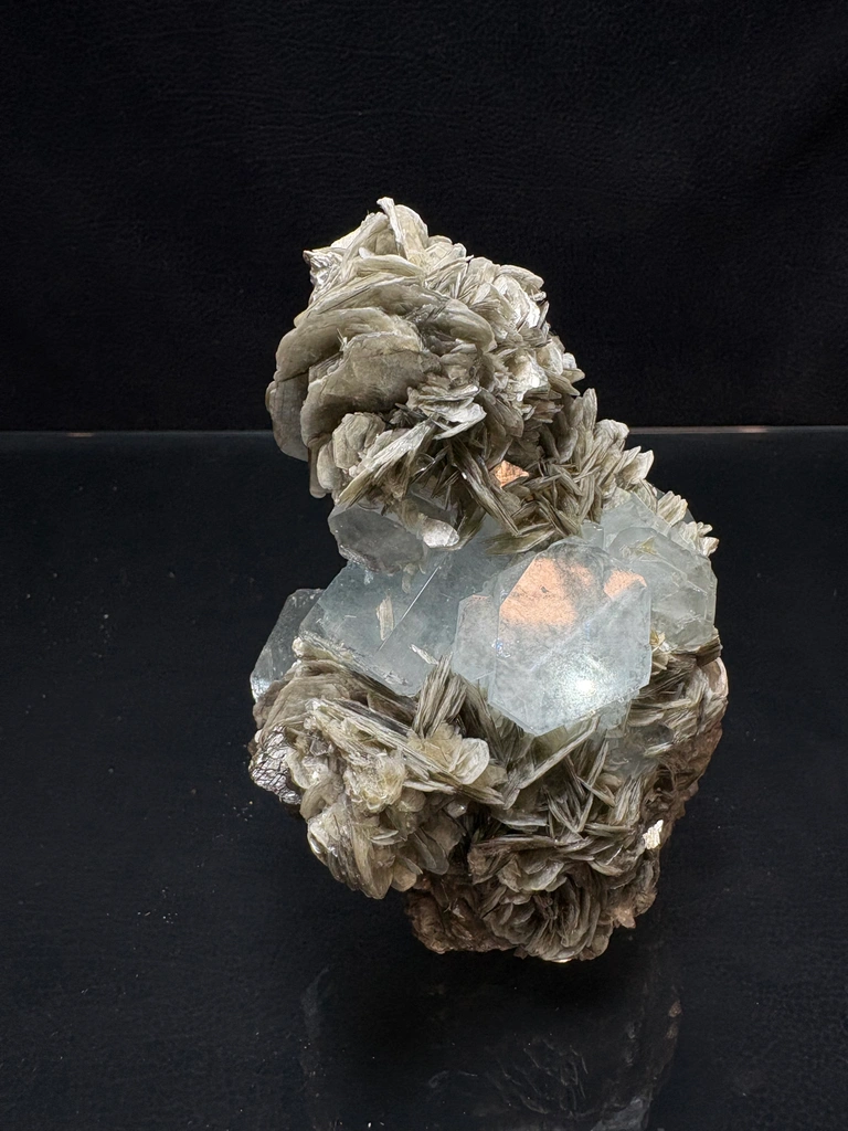 Aquamarine on Muscovite (complete 360) - image 7