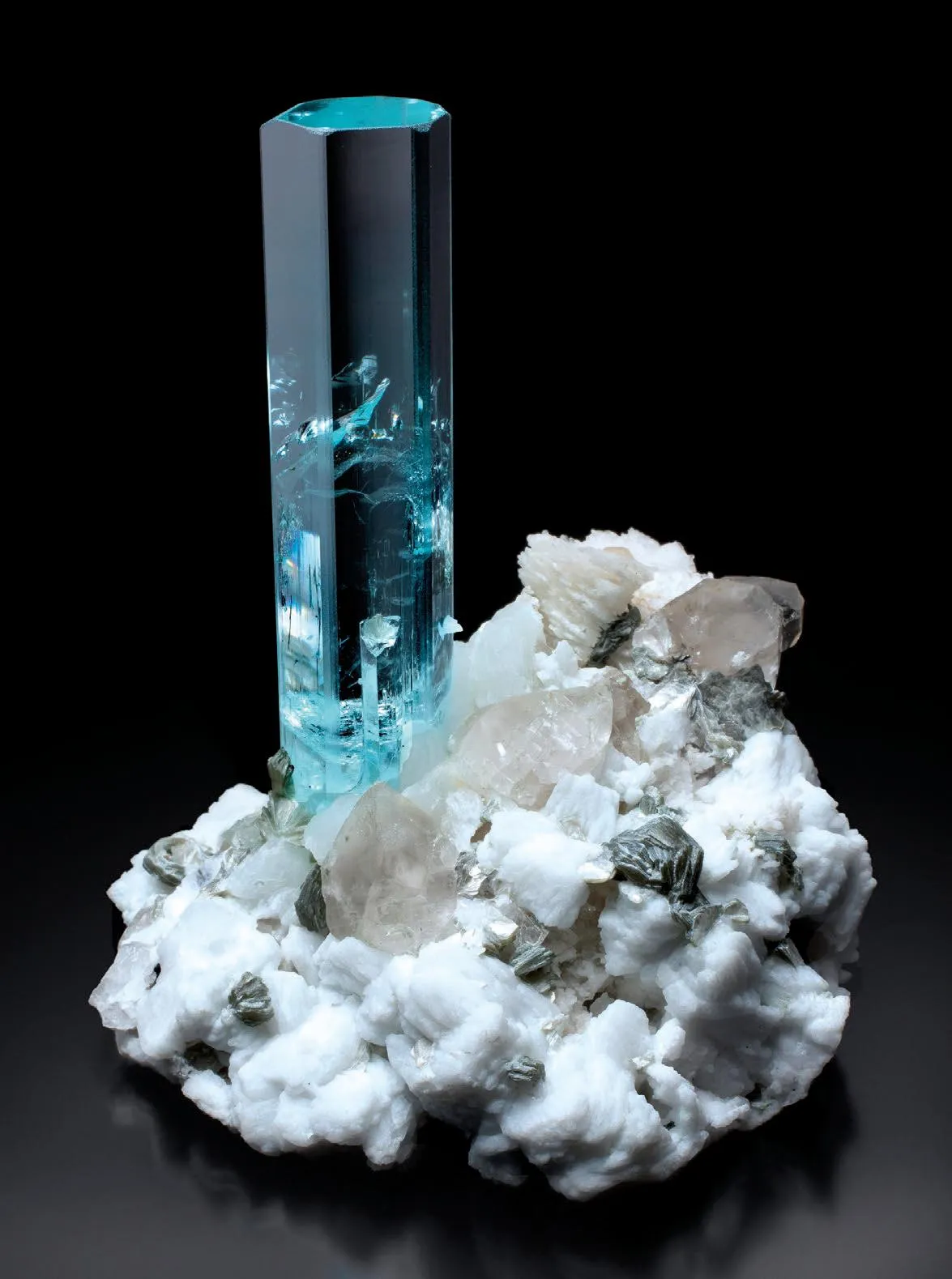 Aquamarine, Quartz, Muscovite, Feldspar - image 1