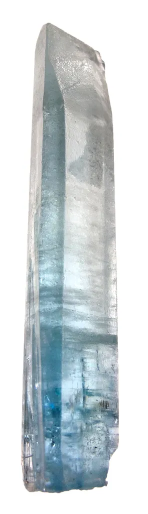 Aquamarine Showing Tectonic Bends - image 2