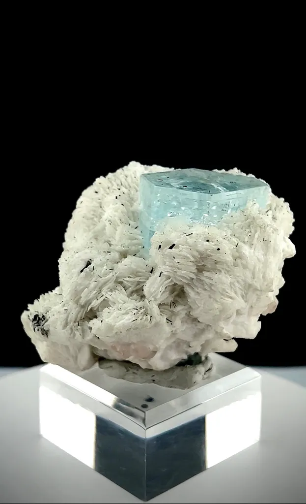 Aquamarine specimen from Pakistan - image 5