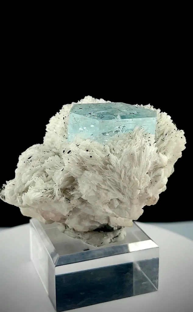 Aquamarine specimen from Pakistan - image 4