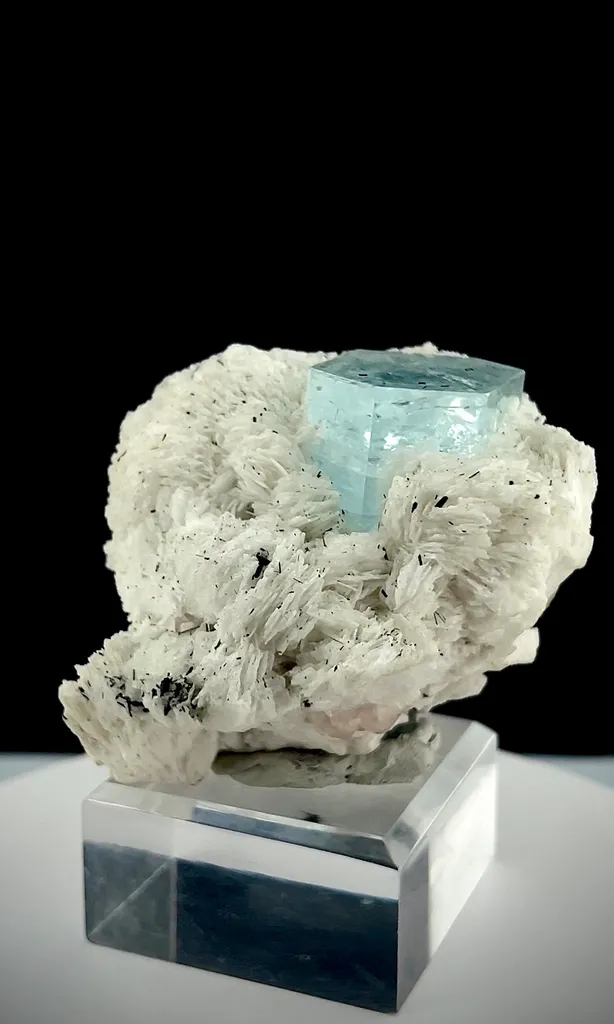 Aquamarine specimen from Pakistan - image 6