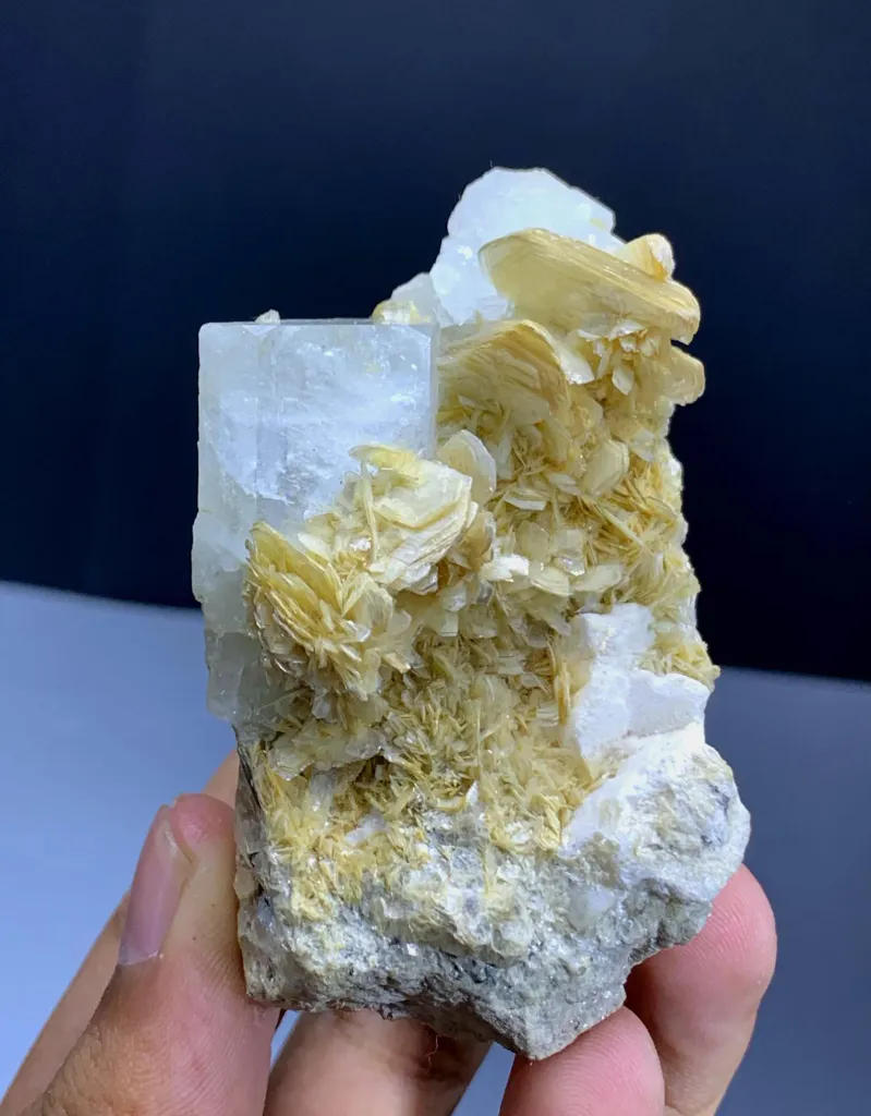 Aquamarine Specimen from Pakistan - image 4