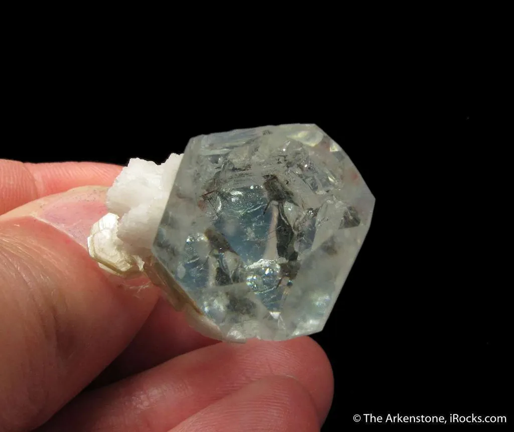 Aquamarine with Albite and Muscovite - image 3