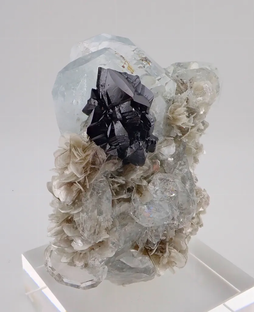 Aquamarine with Cassiterite and Muscovite image