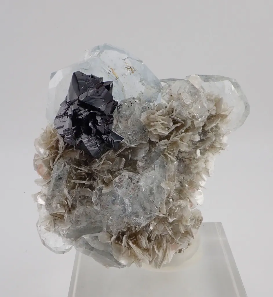 Aquamarine with Cassiterite and Muscovite - image 2