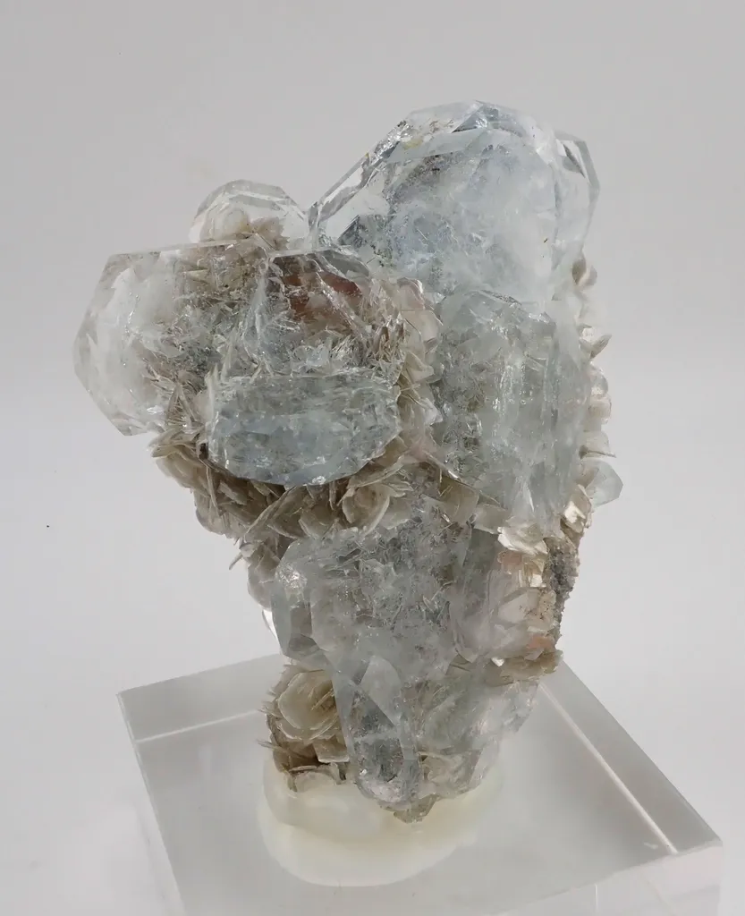 Aquamarine with Cassiterite and Muscovite - image 3