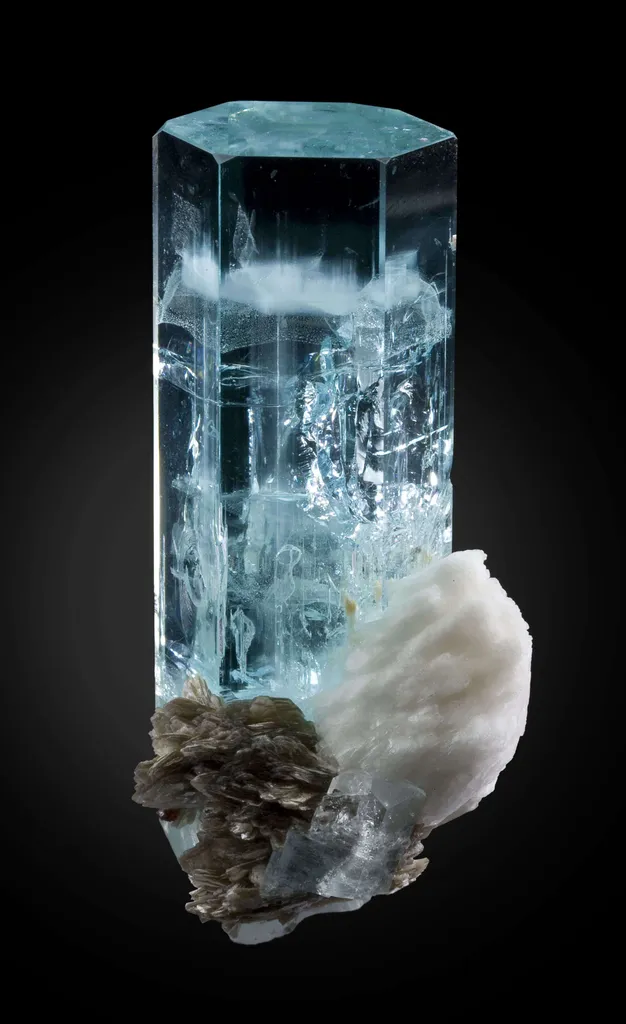Aquamarine With Cleavelandite and Muscovite image