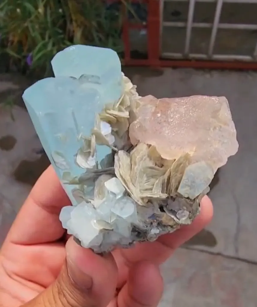 Aquamarine with Flourite from Pakistan, Gilgit-Baltistan, Nagar District, Aliabad - image 4