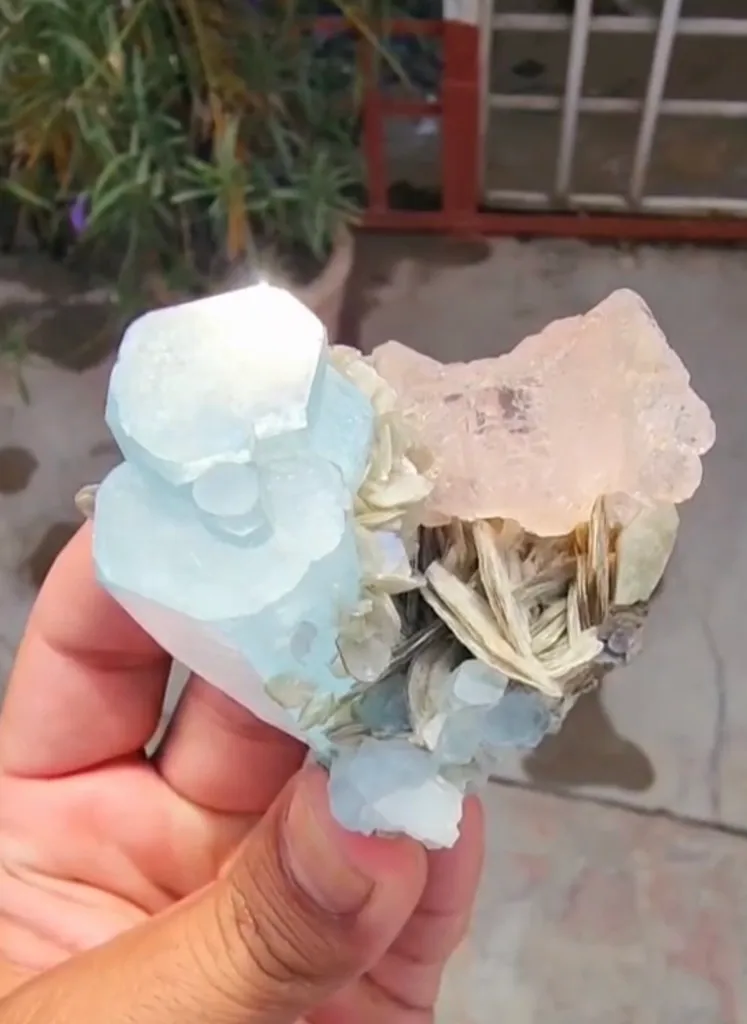 Aquamarine with Flourite from Pakistan, Gilgit-Baltistan, Nagar District, Aliabad - image 3