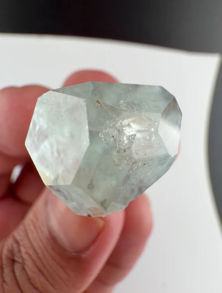 Aquamarine with hematite with moving water bubble from Pakistan - image 5