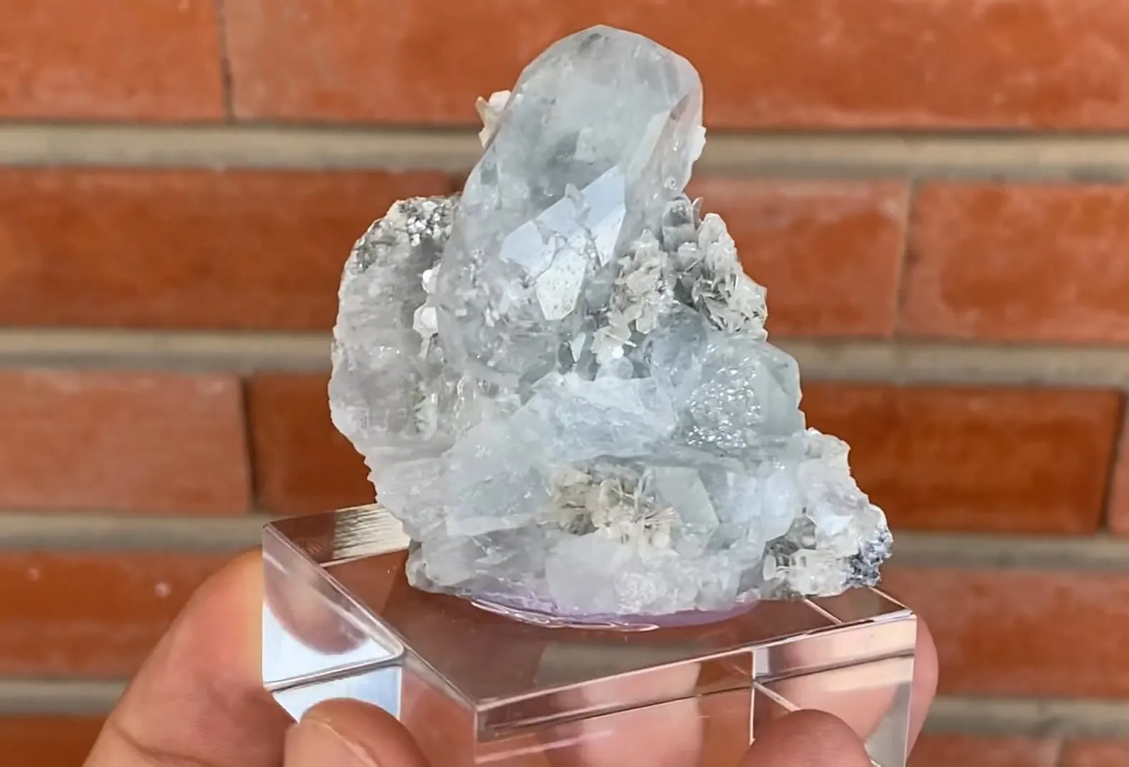 Aquamarine with Muscovite - image 5