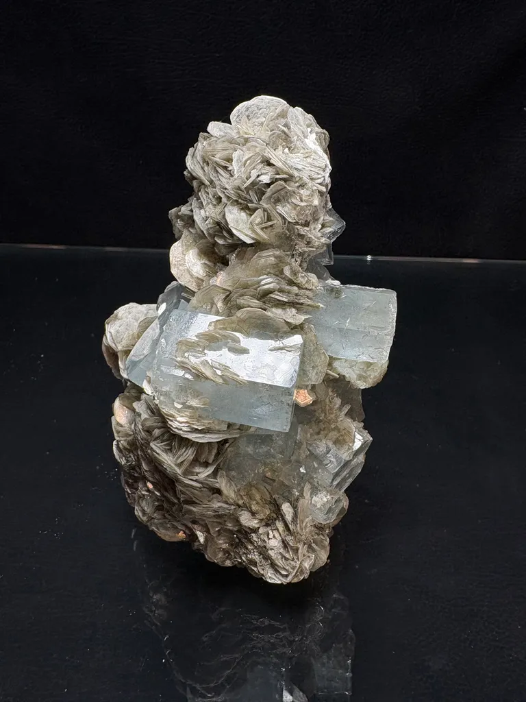 Aquamarine with Muscovite (complete 360) - image 4
